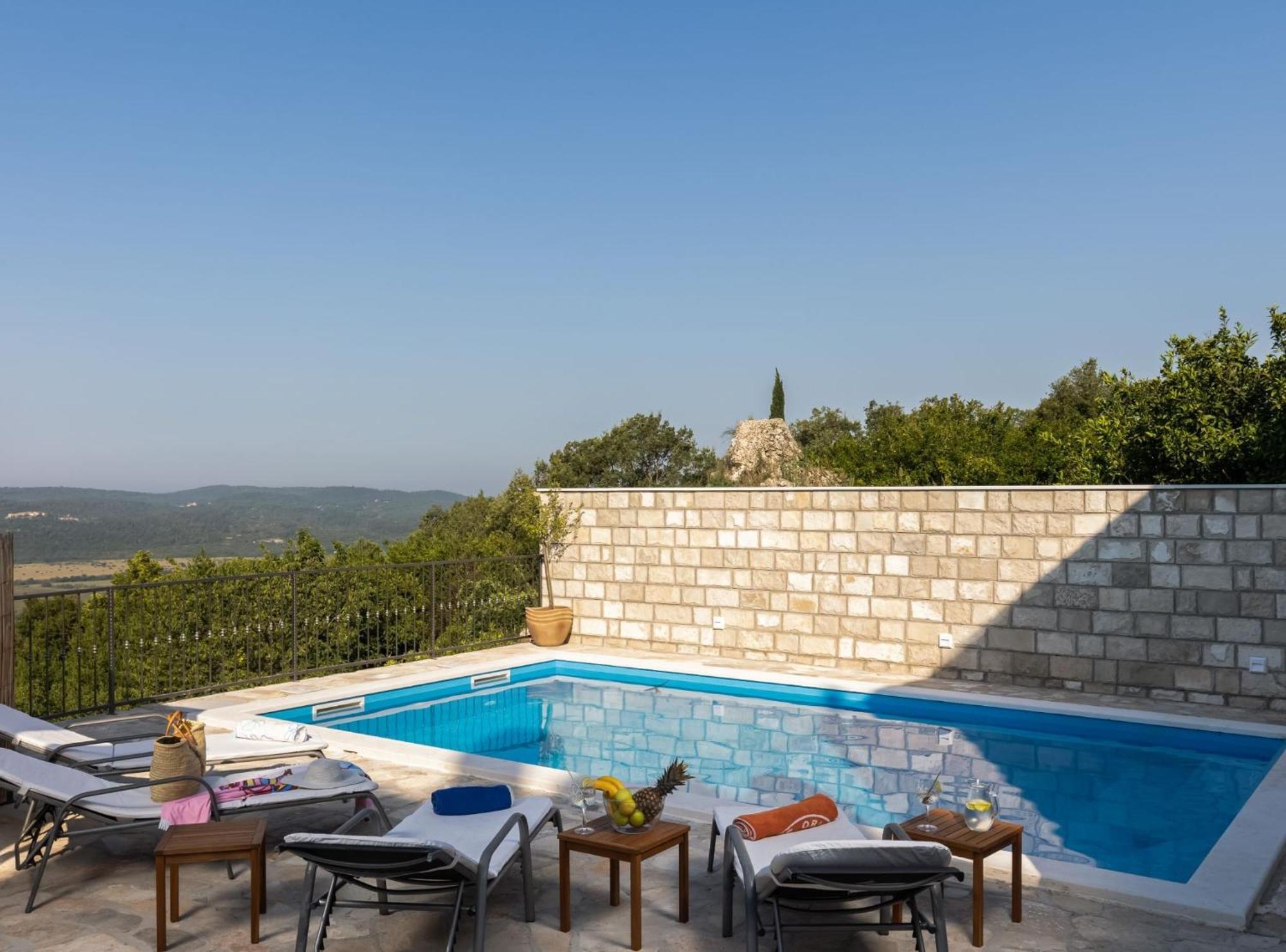 Villa Source With Private Pool Pridvorje Luaran gambar